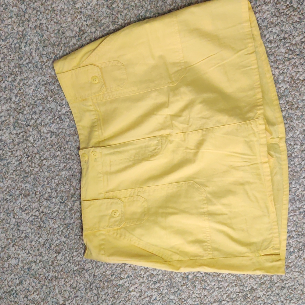 B.Moss yellow skort